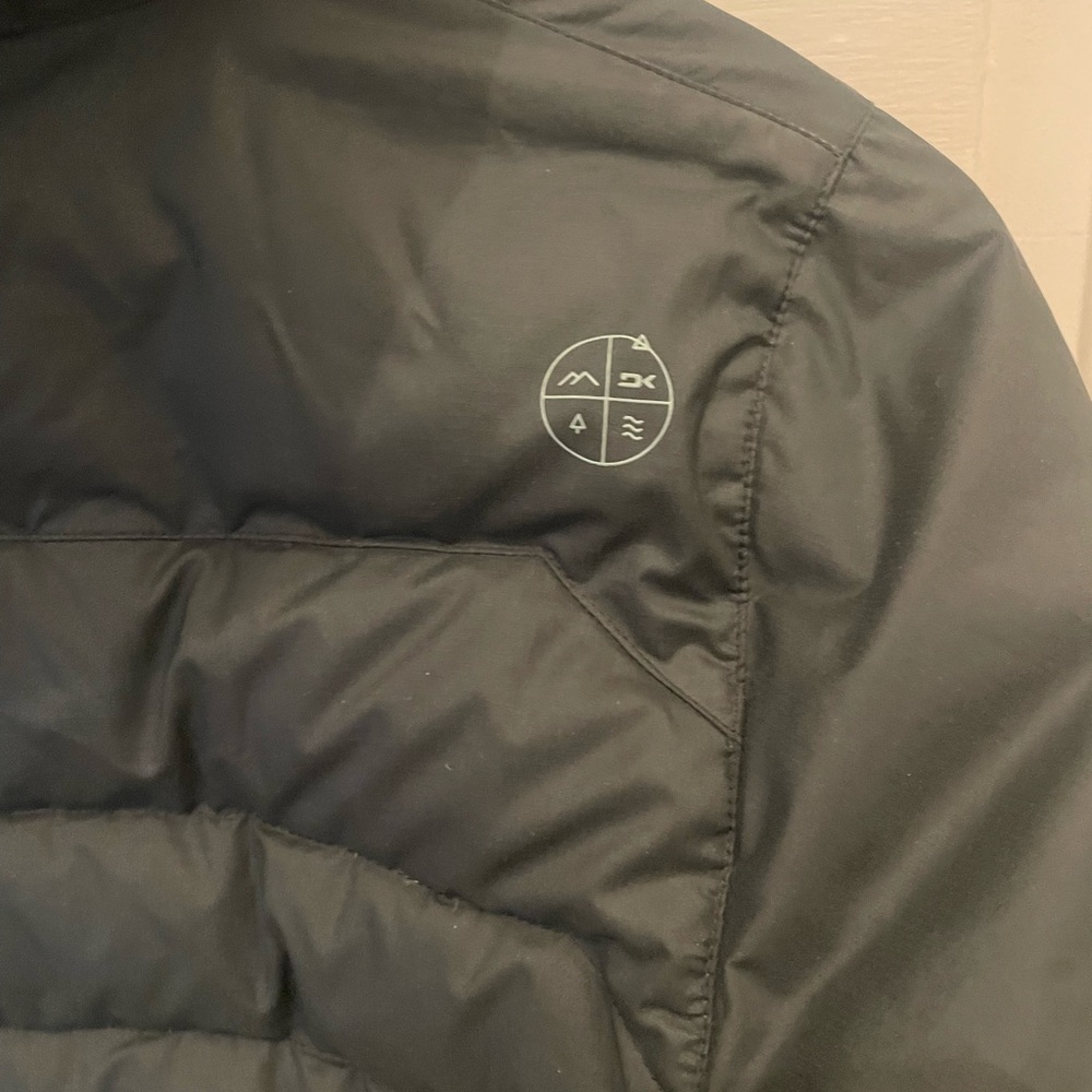 Dakine Women’s Deville Down Puffy Jacket. Size Medium. So Cozy! Great Condition. - Picture 10 of 10